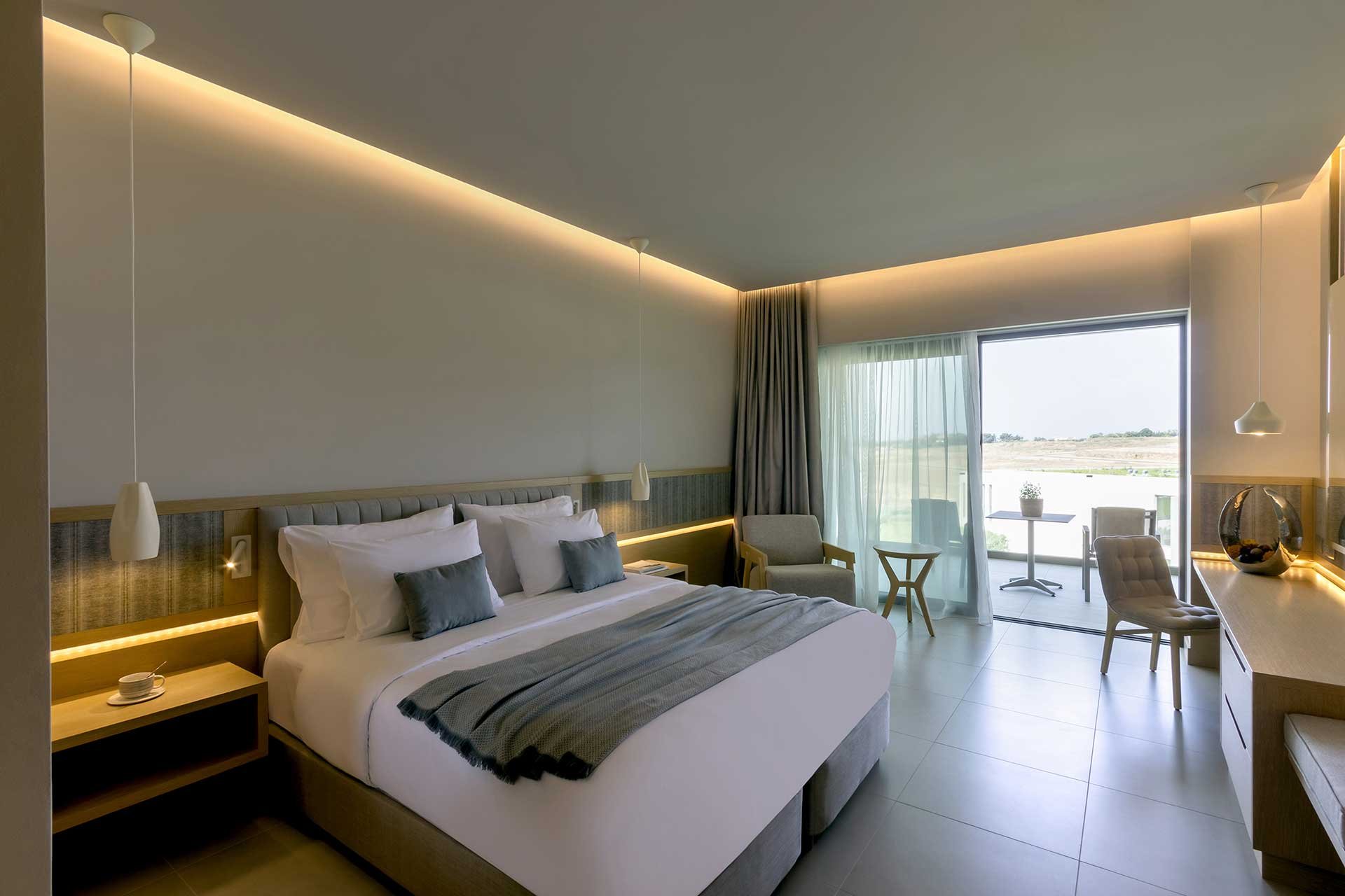 lateral sea view room definition